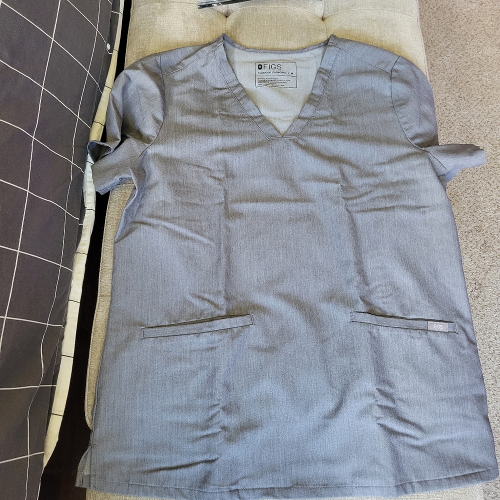 Figs gray scrub top medium